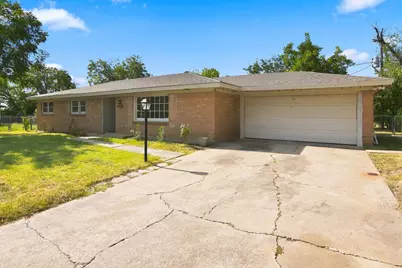 155 Chateau Drive, Fort Worth, TX 76134 - Photo 4