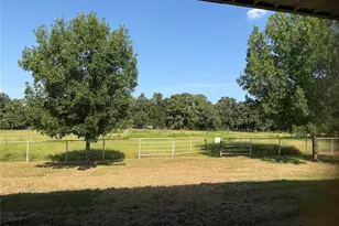 950 Sanders Rd, Whitesboro, TX 76273 - Photo 8