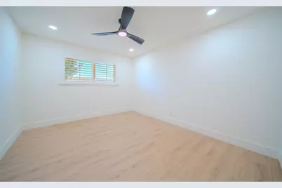 532 Plainview Drive, Hurst, TX 76054 - Photo 12