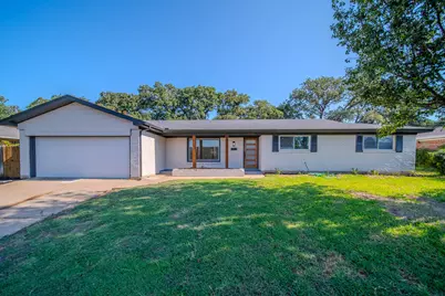 532 Plainview Drive, Hurst, TX 76054 - Photo 2