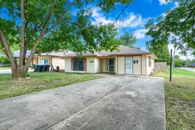 3135 Maple Avenue, Greenville, TX 75402 - Photo 2