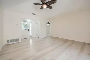 3135 Maple Ave, Greenville, TX 75402 - Photo 6