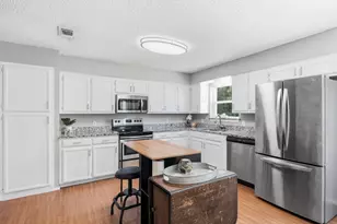 6206 Hott Springs Dr, Arlington, TX 76001 - Photo 6