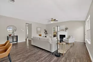 625 Spillway Dr, Little Elm, TX 75068 - Photo 6