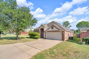 4801 Summer Oaks Ln, Fort Worth, TX 76123 - Photo 2