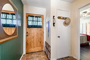 240 Dewey Ct, Irving, TX 75060 - Photo 10