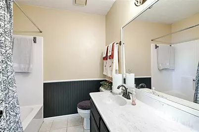 240 Dewey Court, Irving, TX 75060 - Photo 18