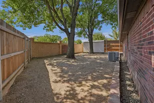 1801 Callender Hill Rd, Mansfield, TX 76063 - Photo 38
