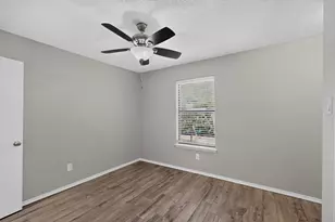 900 Irene St, Burleson, TX 76028 - Photo 32