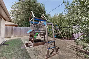 900 Irene St, Burleson, TX 76028 - Photo 38