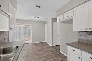 900 Irene St, Burleson, TX 76028 - Photo 12