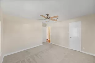 1919 Creek Wood Dr, Arlington, TX 76006 - Photo 26
