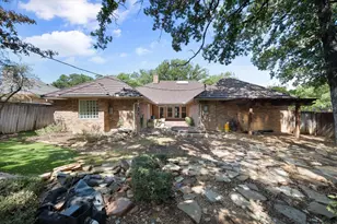 1919 Creek Wood Dr, Arlington, TX 76006 - Photo 34