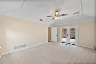 1919 Creek Wood Dr, Arlington, TX 76006 - Photo 20