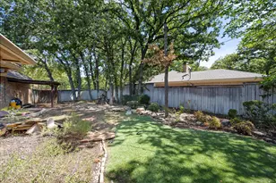 1919 Creek Wood Dr, Arlington, TX 76006 - Photo 32