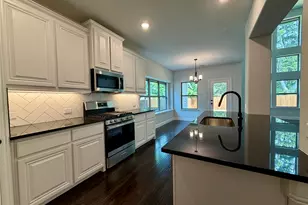 520 Aldred St, Greenville, TX 75401 - Photo 10