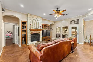1010 Williams St, Ennis, TX 75119 - Photo 14