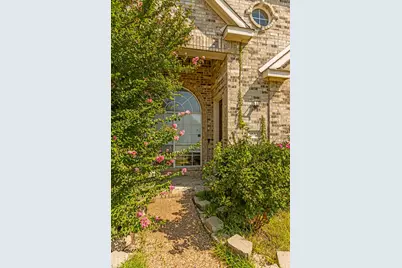 8613 Mill Creek Road, Irving, TX 75063 - Photo 2