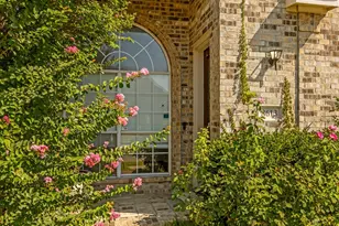 8613 Mill Creek Rd, Irving, TX 75063 - Photo 2