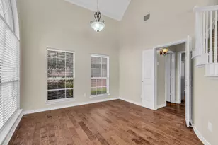 8613 Mill Creek Rd, Irving, TX 75063 - Photo 4