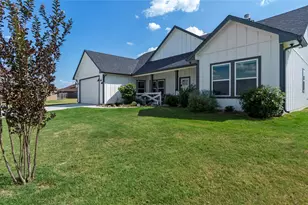 108 Daisy Ct, Paradise, TX 76073 - Photo 2