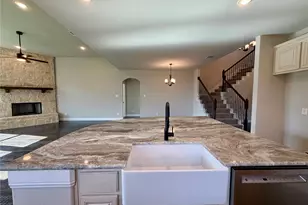 390 Devonshire Dr, Greenville, TX 75401 - Photo 10