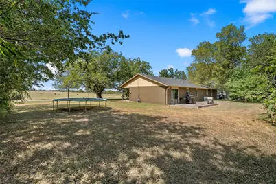 218 N Calhoun Street, Groesbeck, TX 76642 - Photo 14