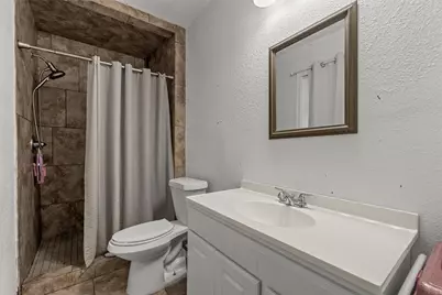 218 N Calhoun Street, Groesbeck, TX 76642 - Photo 8