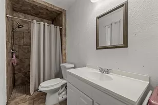 218 N Calhoun St, Groesbeck, TX 76642 - Photo 8