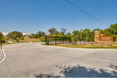 524 E Avenue J #C, Grand Prairie, TX 75050 - Photo 10