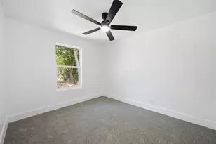 905 E Shaw St, Fort Worth, TX 76110 - Photo 14