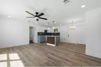 905 E Shaw Street, Fort Worth, TX 76110 - Photo 2