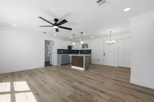 905 E Shaw St, Fort Worth, TX 76110 - Photo 2