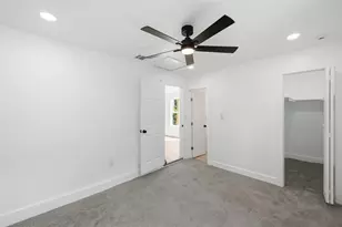 905 E Shaw St, Fort Worth, TX 76110 - Photo 4
