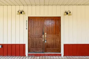 2210 W Corsicana St, Athens, TX 75751 - Photo 10
