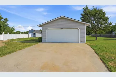 27513 State Highway 56, Whitesboro, TX 76273 - Photo 26