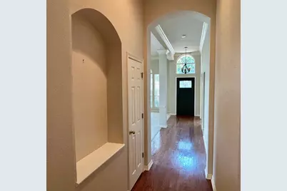 409 Crestview Point Drive, Lewisville, TX 75067 - Photo 4