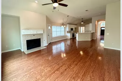 409 Crestview Point Drive, Lewisville, TX 75067 - Photo 6