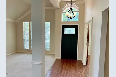 409 Crestview Point Drive, Lewisville, TX 75067 - Photo 4