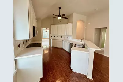 409 Crestview Point Drive, Lewisville, TX 75067 - Photo 8