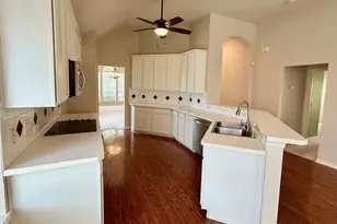 409 Crestview Point Dr, Lewisville, TX 75067 - Photo 8