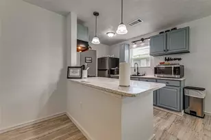 2009 Meadow Glen, Irving, TX 75060 - Photo 10