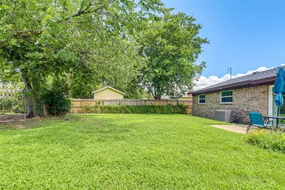 2009 Meadow Glen, Irving, TX 75060 - Photo 22