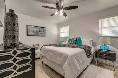 2009 Meadow Glen, Irving, TX 75060 - Photo 12