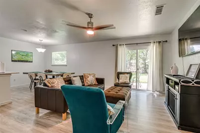 2009 Meadow Glen, Irving, TX 75060 - Photo 4