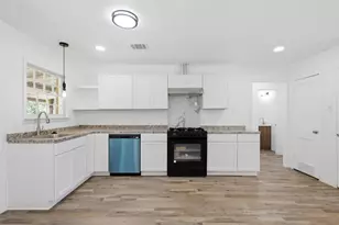 1219 Daisy Ln, Irving, TX 75061 - Photo 10