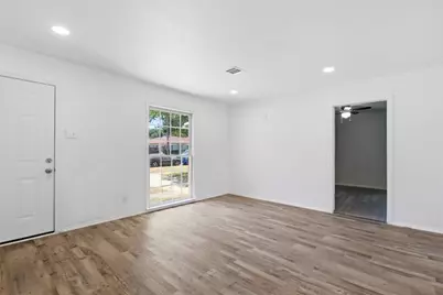 1219 Daisy Lane, Irving, TX 75061 - Photo 6