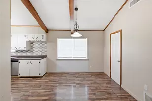 710 E Avenue A, Rosebud, TX 76570 - Photo 6