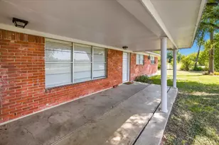 710 E Avenue A, Rosebud, TX 76570 - Photo 4