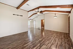 710 E Avenue A, Rosebud, TX 76570 - Photo 8